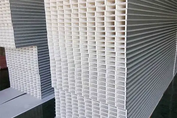 Mula sa Mga Operating Theater hanggang sa Clean Workshop: Ang mga Purification Board ay Bumuo ng High-Standard Spatial Protection